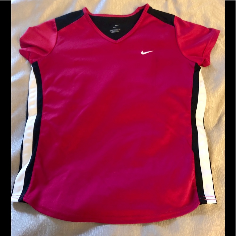 Nike Dri-Fit shirt 🌟